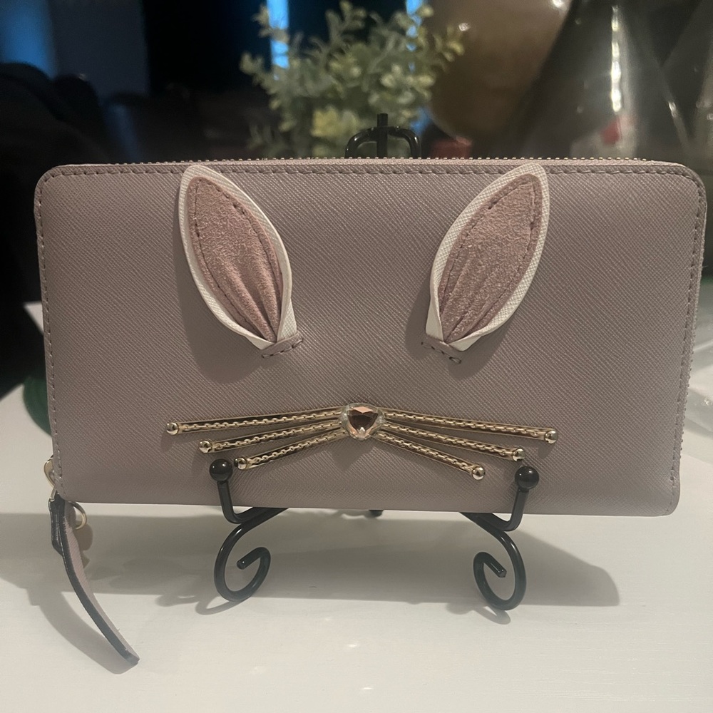 Kate Spade Hop to it Neda Wallet (Excellent used condition)